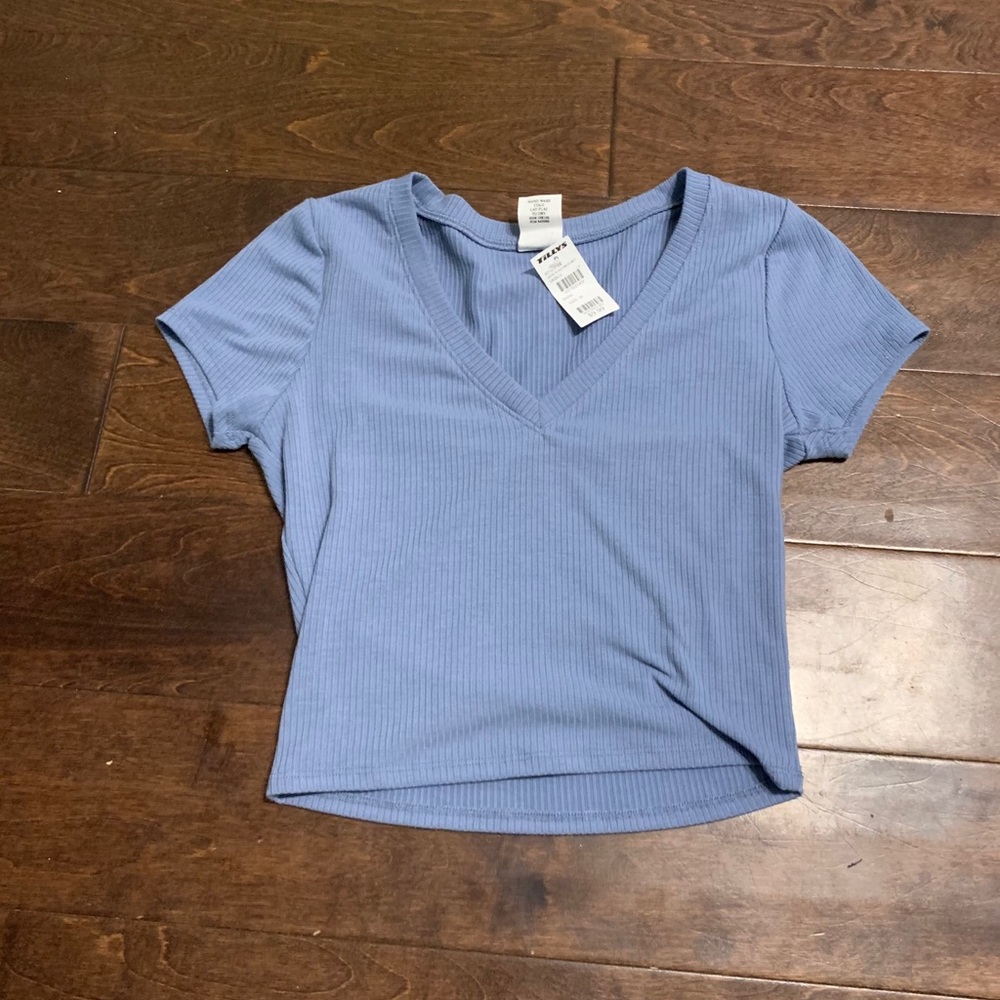 tilly’s blue ribbed shirt